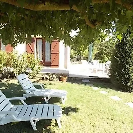 Domaine De La Bégude 2*
