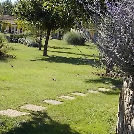 Domaine De La Bégude 2*
